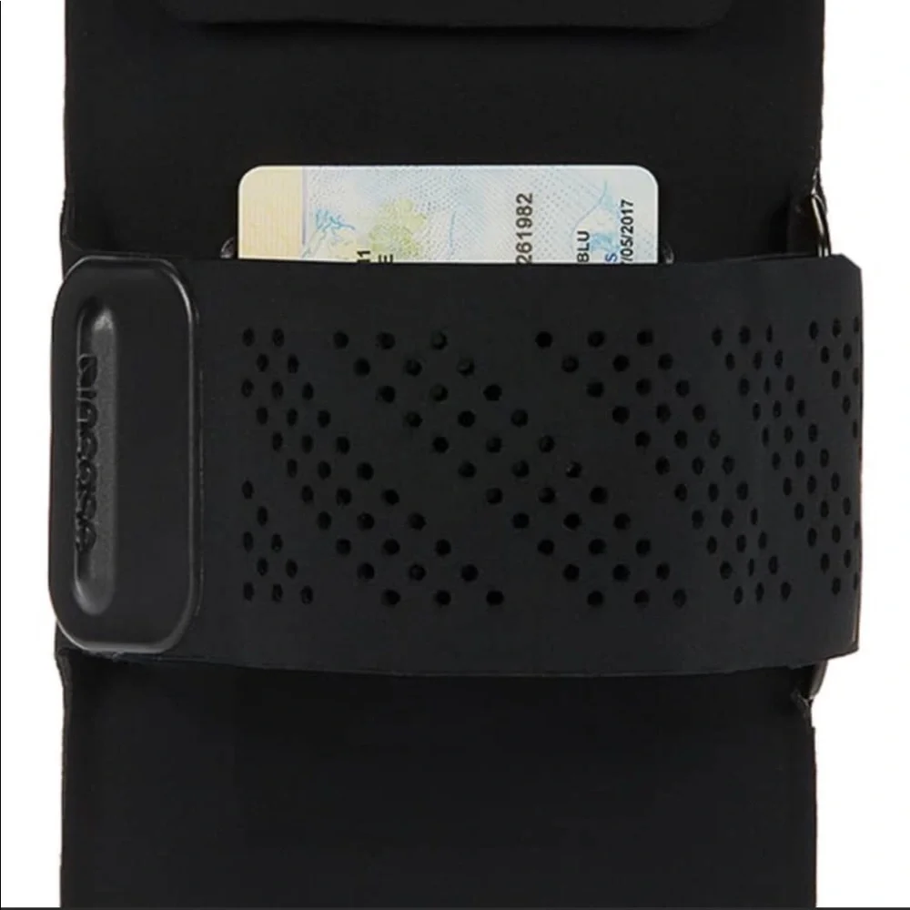 INCASE IPhone 7 8 6 PLUS 6s PLUS ACTIVE ARMBAND HOLDER NWT 6” x 3” interior